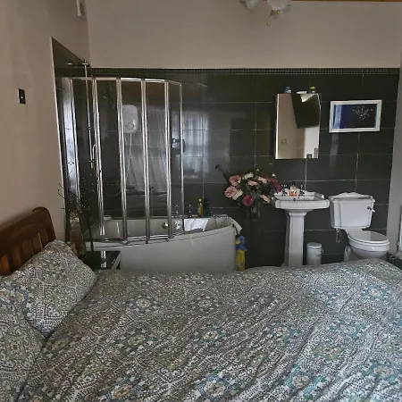 Baron Park House Homestay *